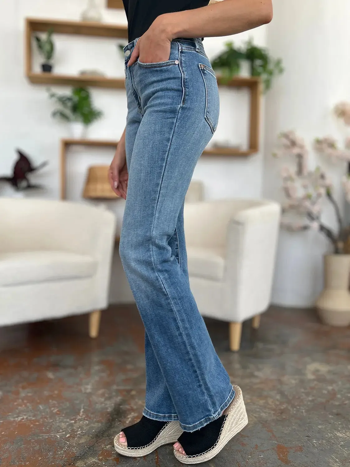 Women's Jeans - Full Size Mid-Rise Waist Straight leg by Judy Blue