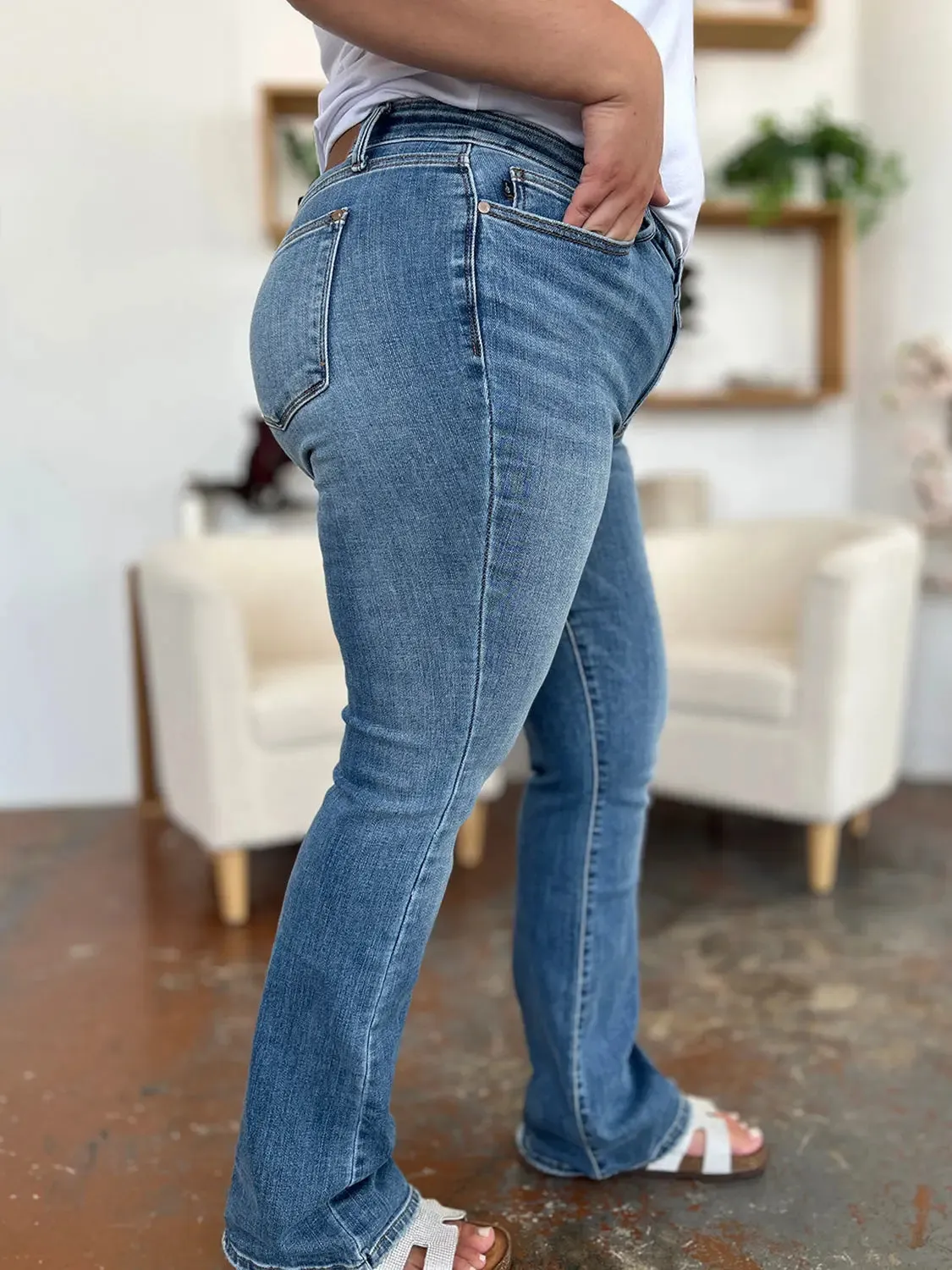 Women's Jeans - Full Size Mid-Rise Waist Straight leg by Judy Blue