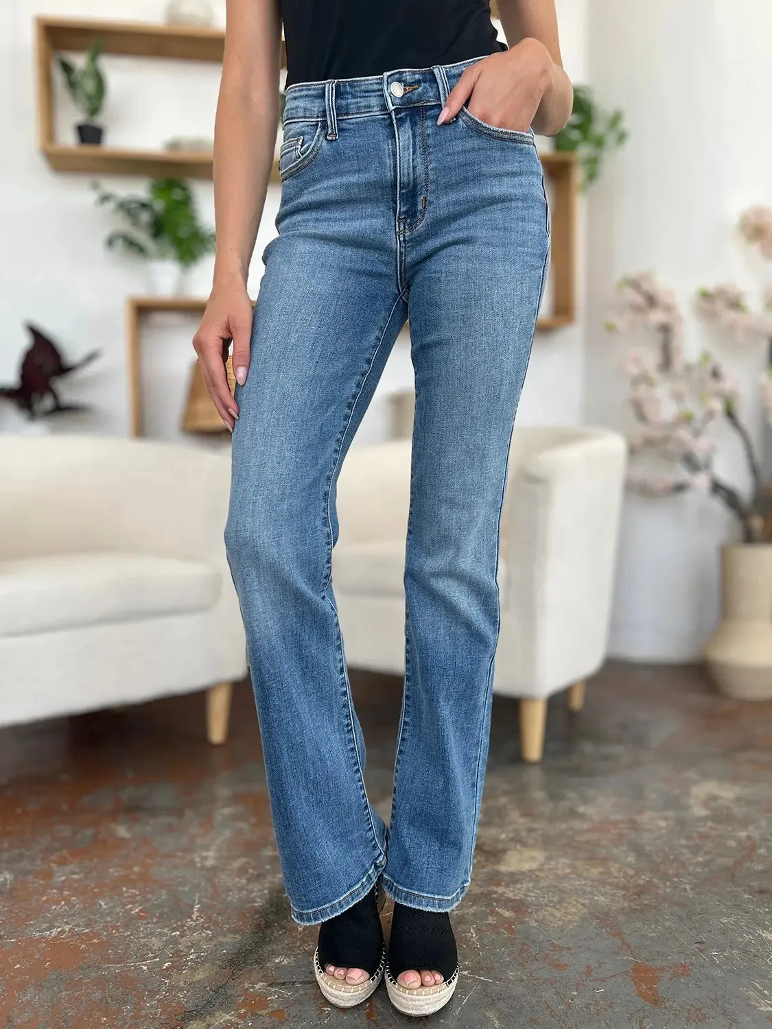 Women's Jeans - Full Size Mid-Rise Waist Straight leg by Judy Blue