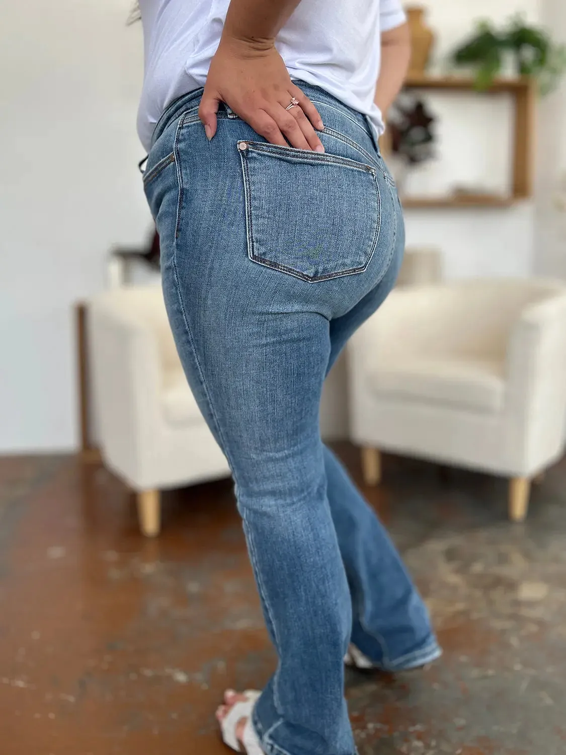 Women's Jeans - Full Size Mid-Rise Waist Straight leg by Judy Blue