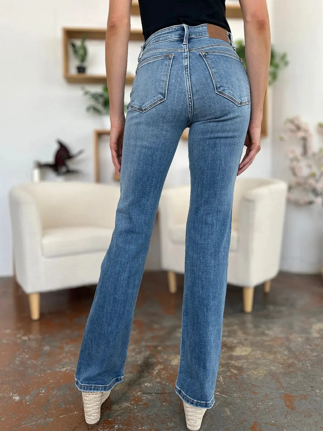Women's Jeans - Full Size Mid-Rise Waist Straight leg by Judy Blue