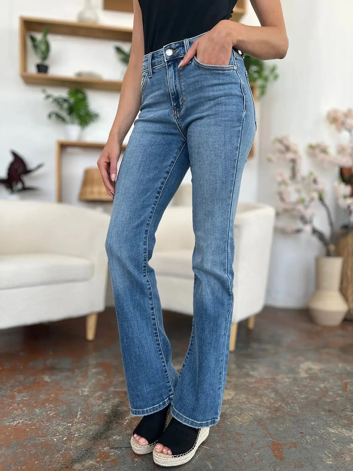 Women's Jeans - Full Size Mid-Rise Waist Straight leg by Judy Blue