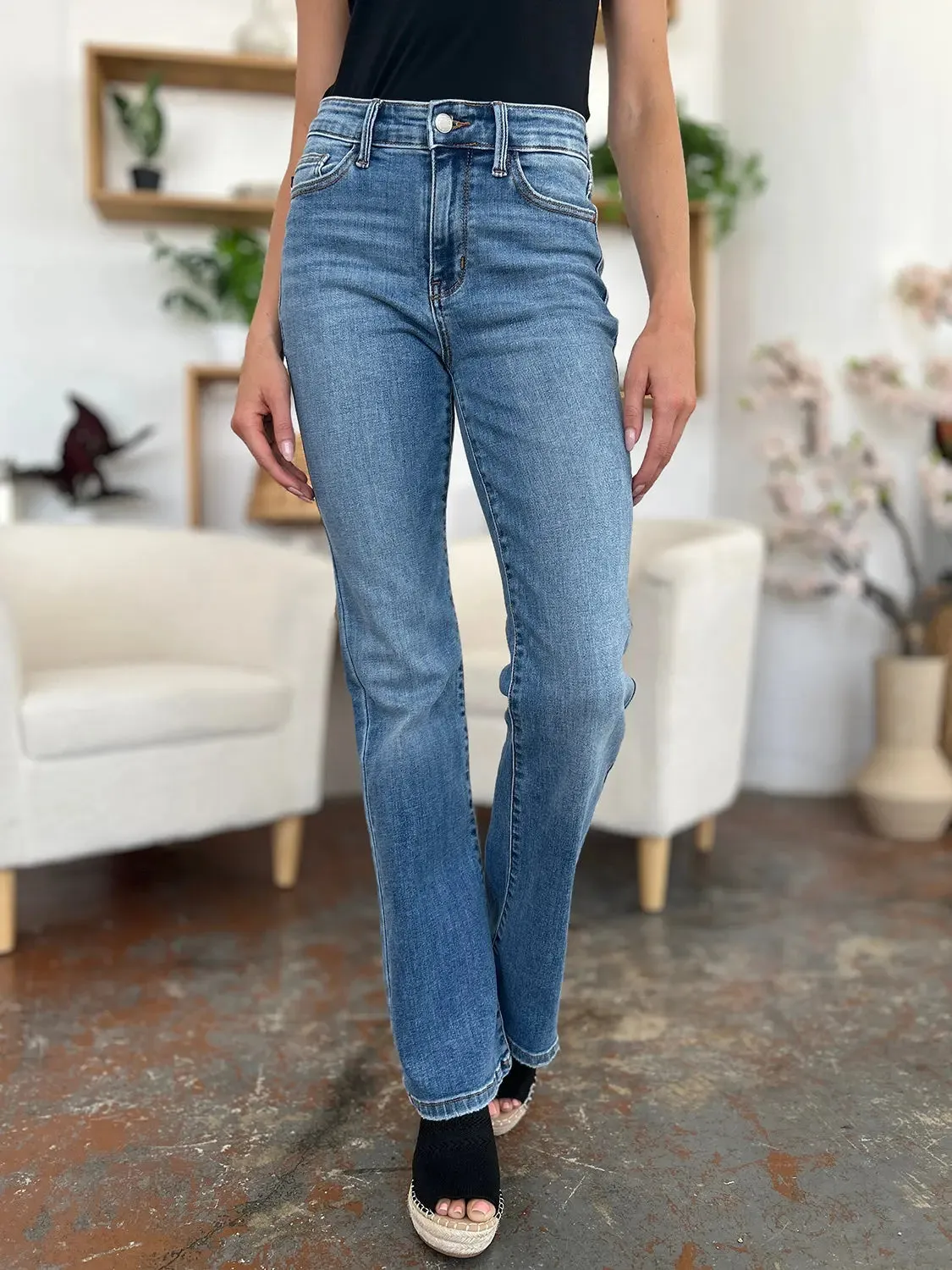 Women's Jeans - Full Size Mid-Rise Waist Straight leg by Judy Blue