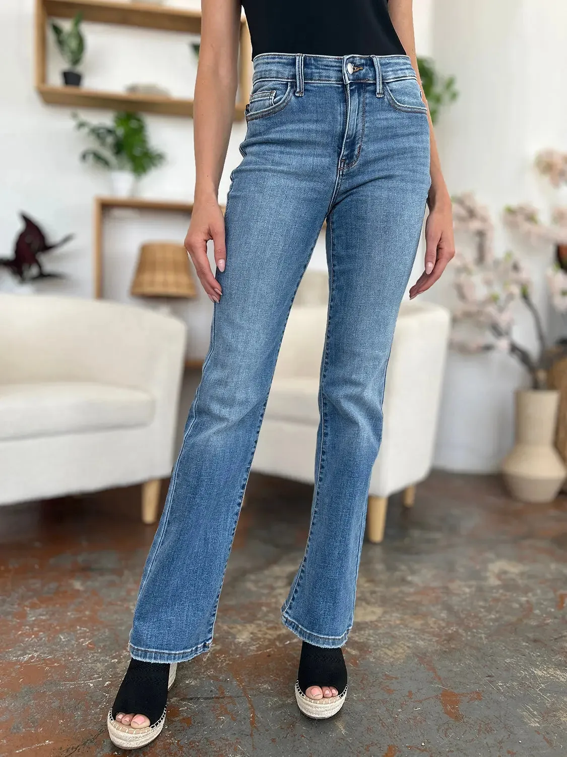 Women's Jeans - Full Size Mid-Rise Waist Straight leg by Judy Blue