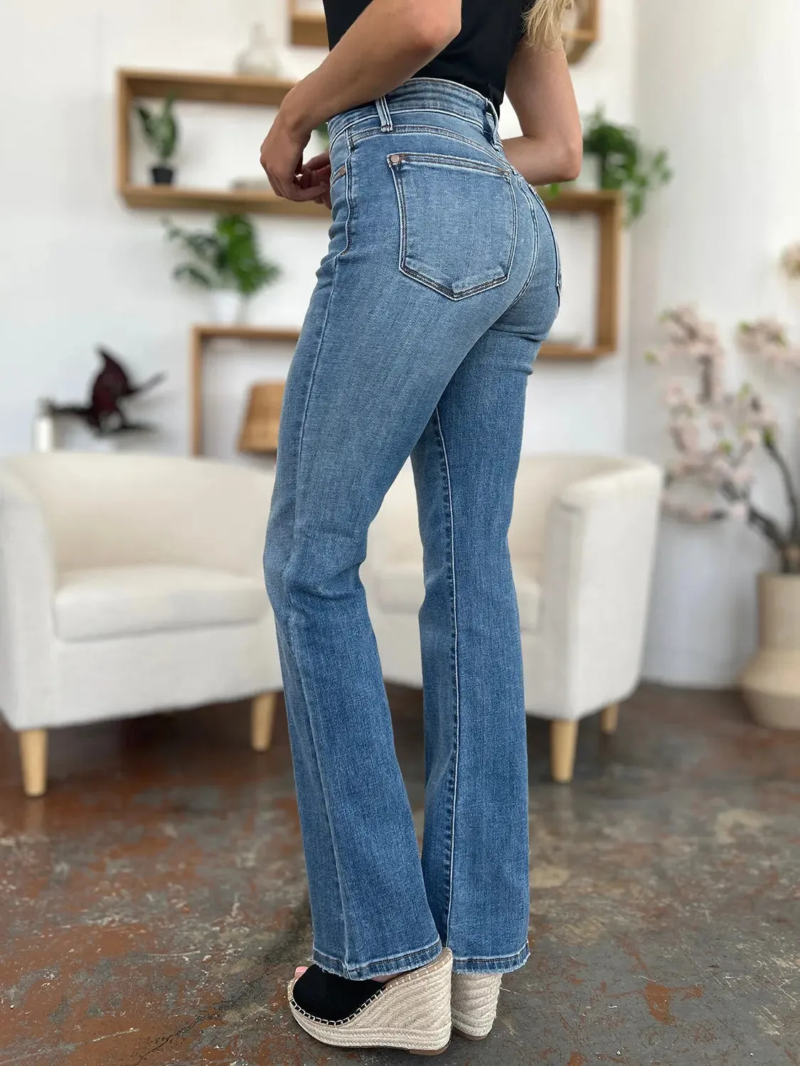 Women's Jeans - Full Size Mid-Rise Waist Straight leg by Judy Blue